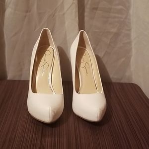 Jessica Simpson point toe heel